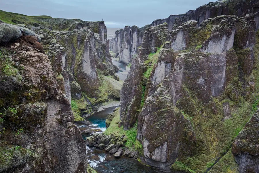 Fjaðrárgljúfur Canyon