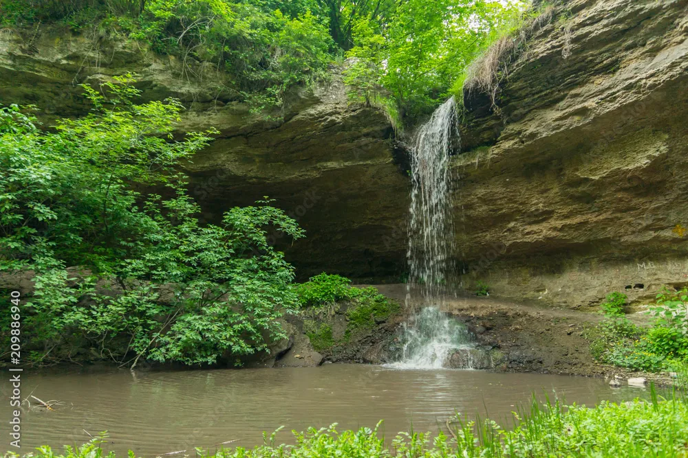 Saharna Waterfall